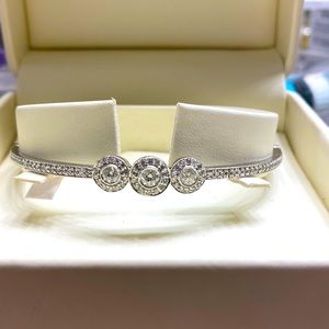 Jared 14K White Gold 1 CT Diamond Bangle Bracelet